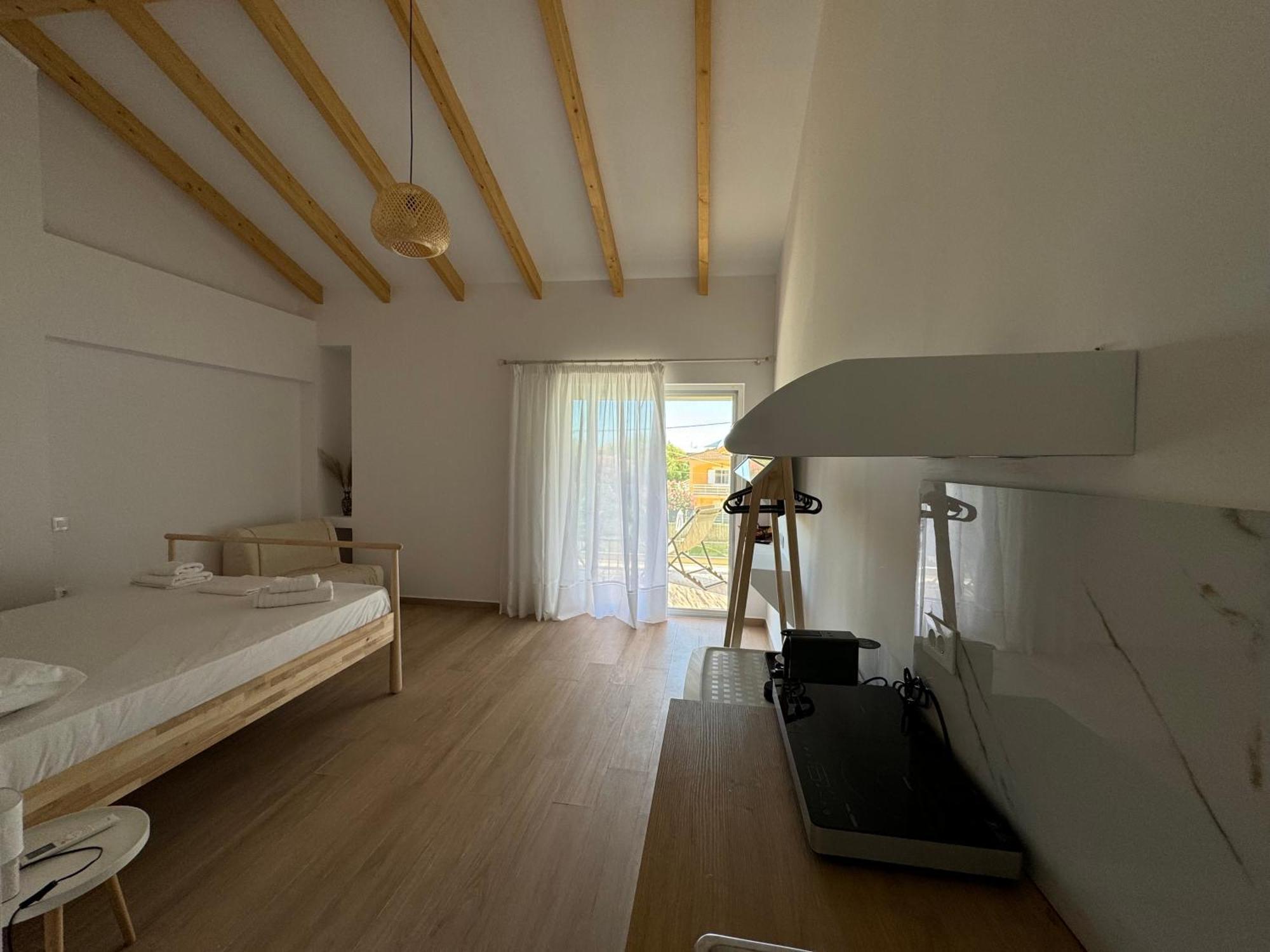 Nikludin & Ferienhaus Laganas